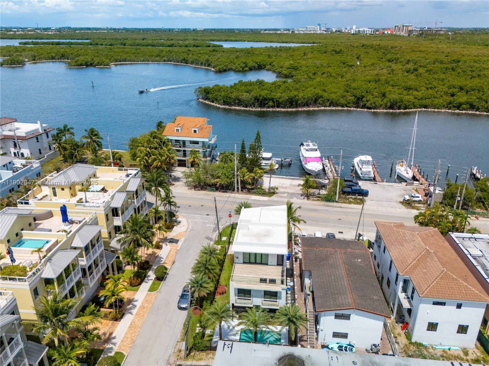 HOLLYWOOD CENTRAL BEACH - Residential
