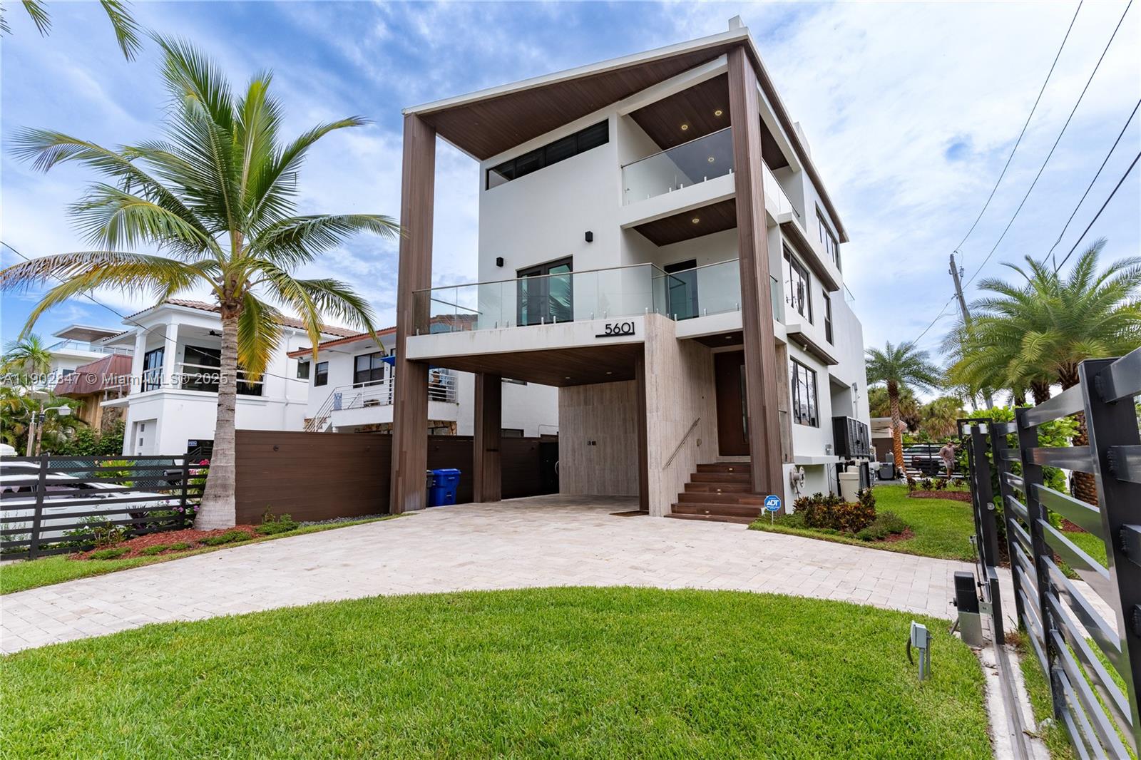 5601 N Ocean Dr