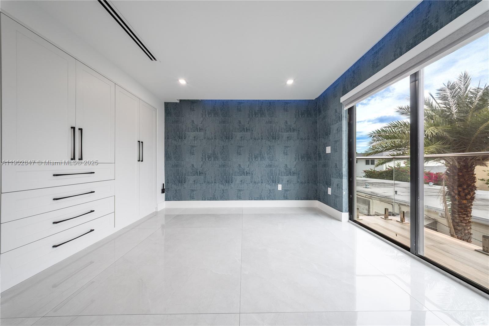 HOLLYWOOD CENTRAL BEACH - Residential