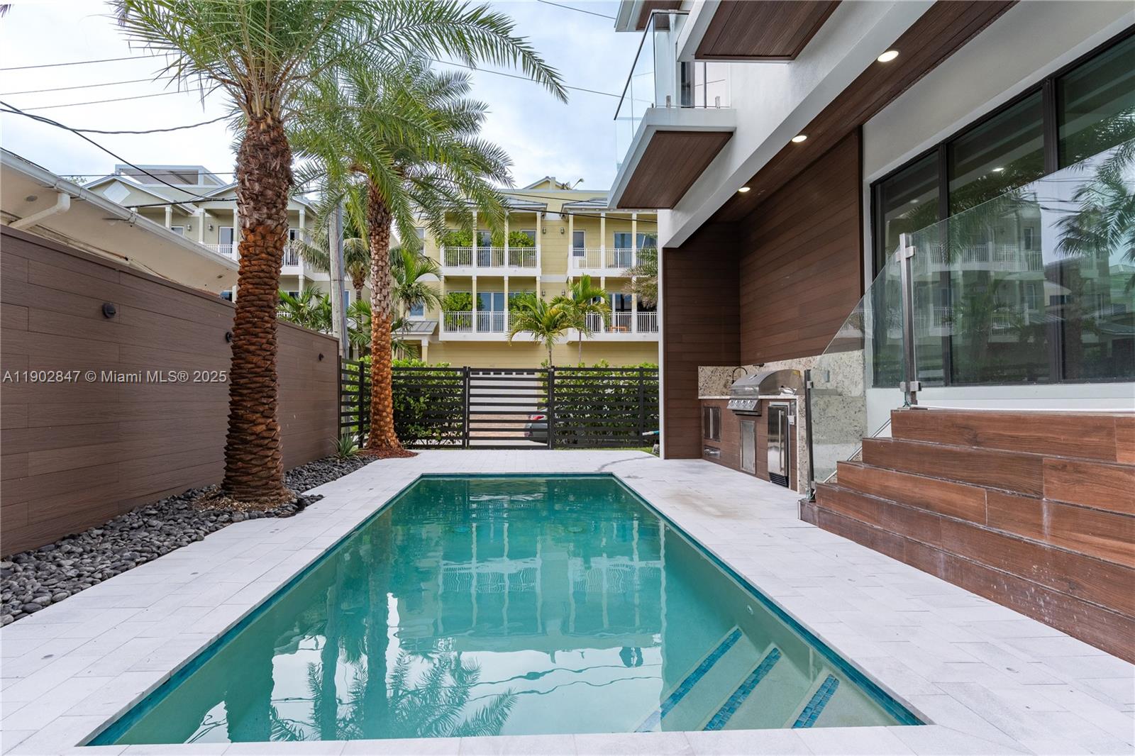 HOLLYWOOD CENTRAL BEACH - Residential