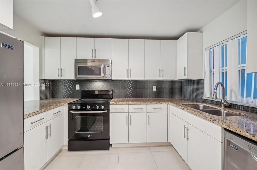 We are excited to announce the availability of a ground floor 2-bedroom condo located in the prestigious Evergreen Complex, offering stunning views of the 9th hole on the Pine Island Ridge Golf Course.