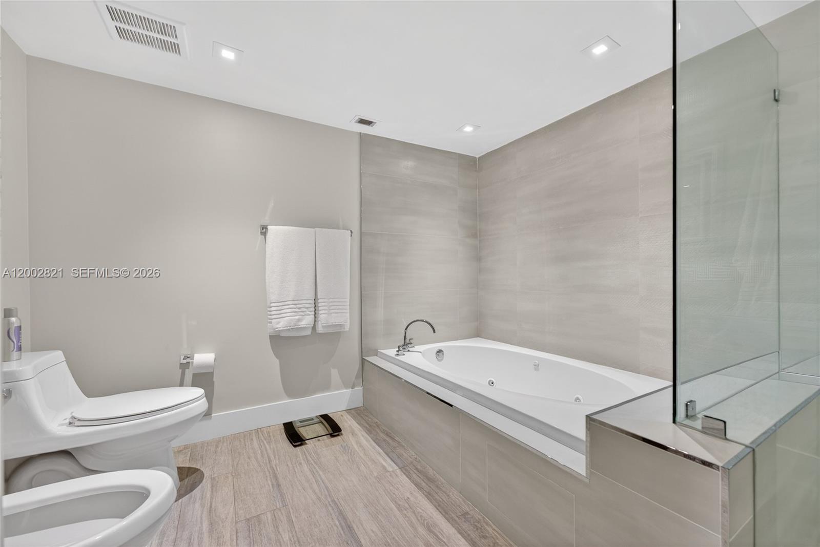 LEXCELLENCE CONDO - Residential