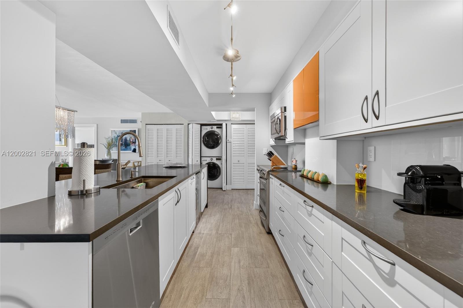 LEXCELLENCE CONDO - Residential