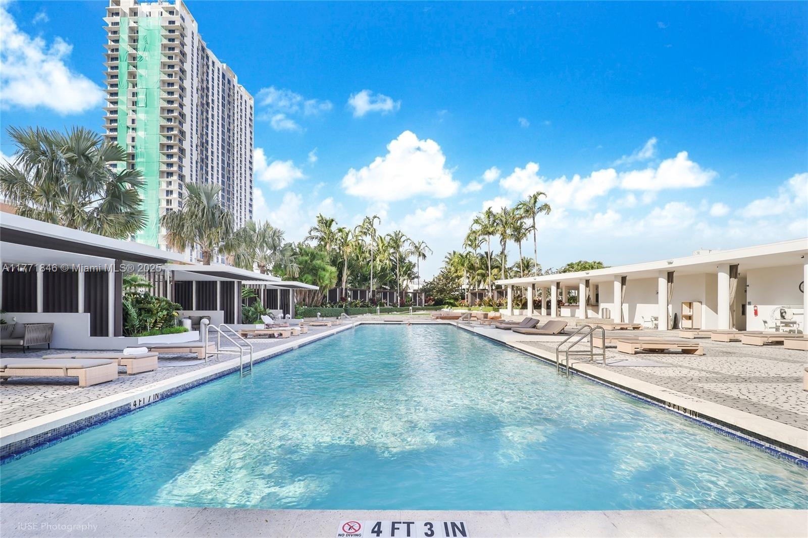 PARAMOUNT BAY CONDO - Residential