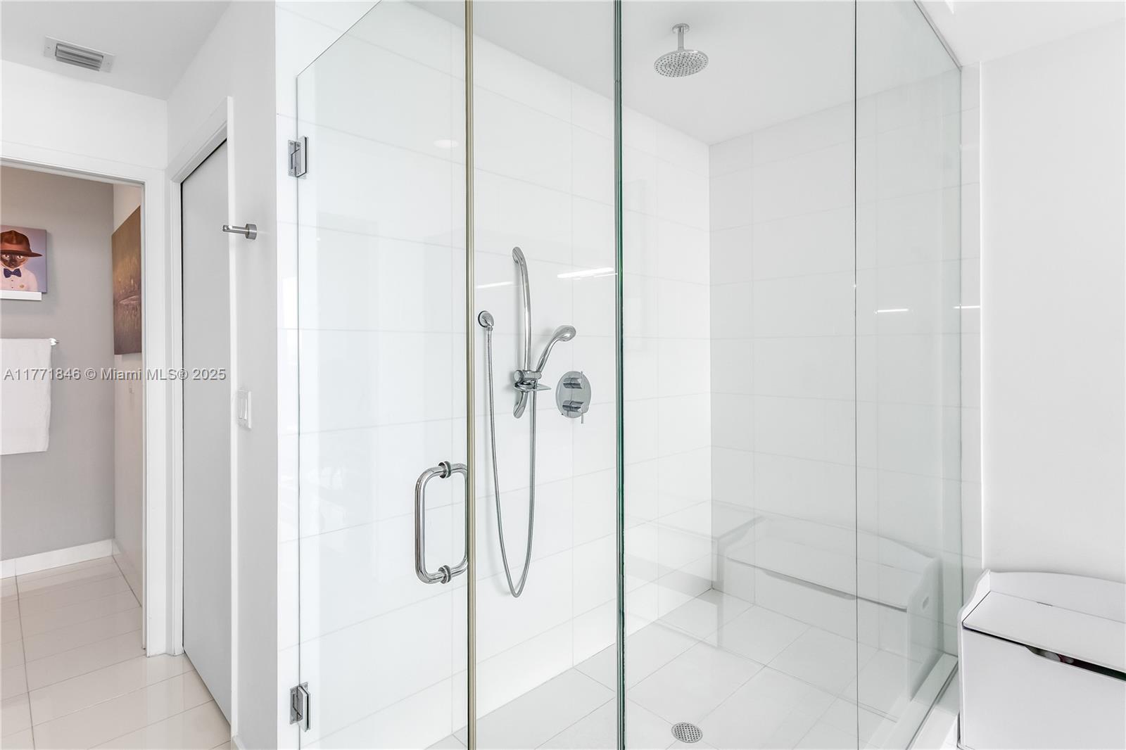 PARAMOUNT BAY CONDO - Residential