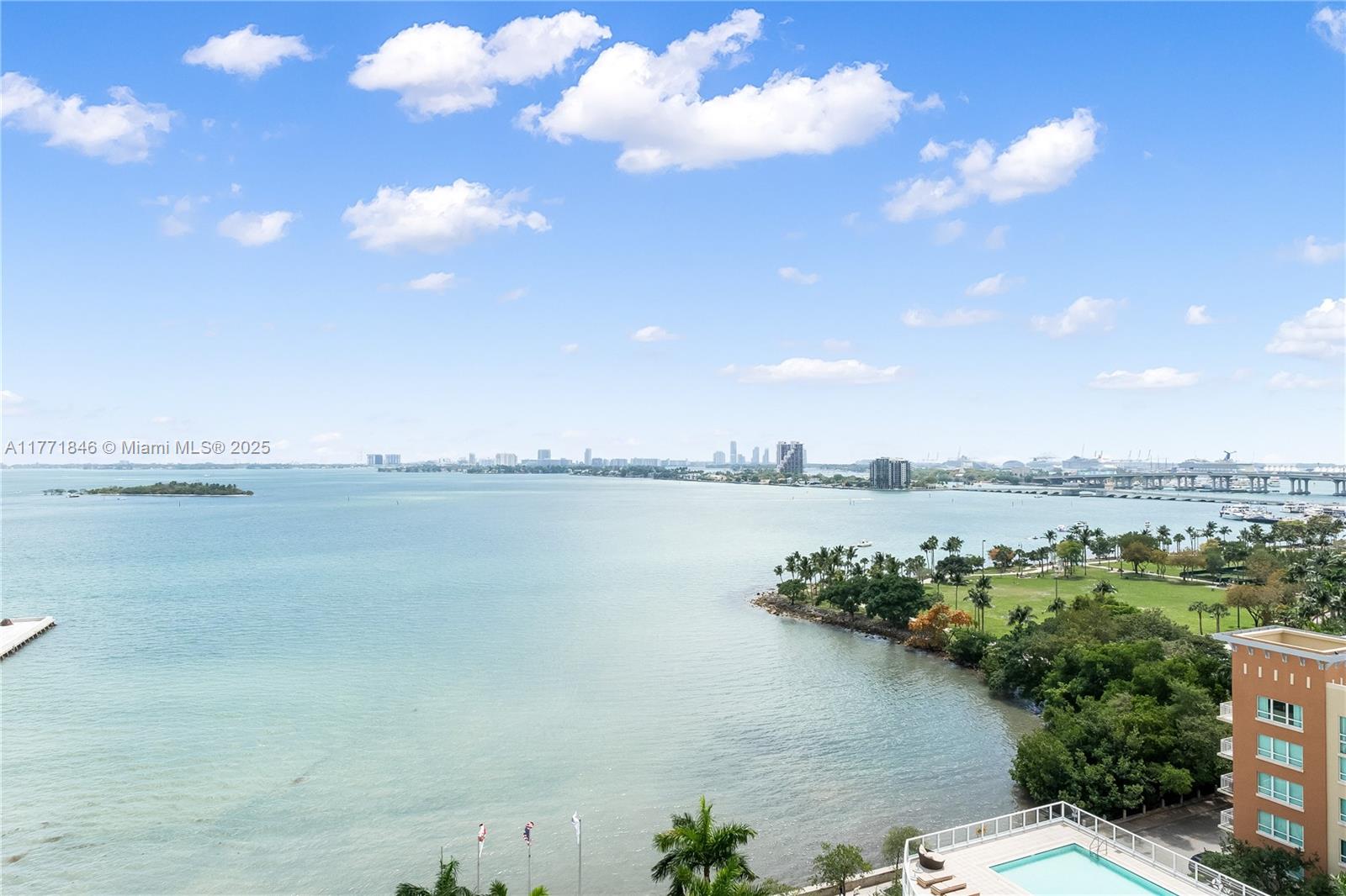 PARAMOUNT BAY CONDO - Residential
