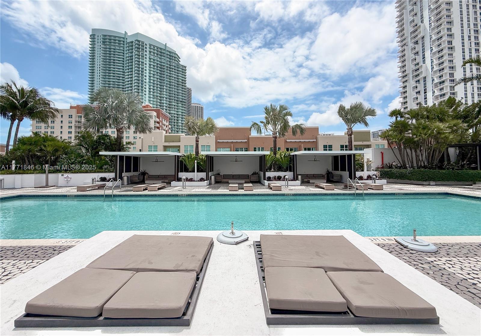 PARAMOUNT BAY CONDO - Residential