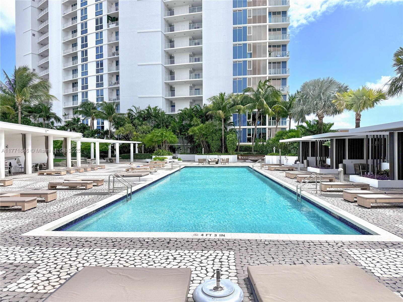 PARAMOUNT BAY CONDO - Residential