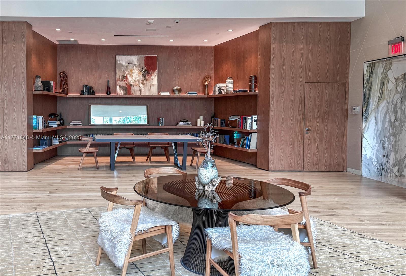 PARAMOUNT BAY CONDO - Residential