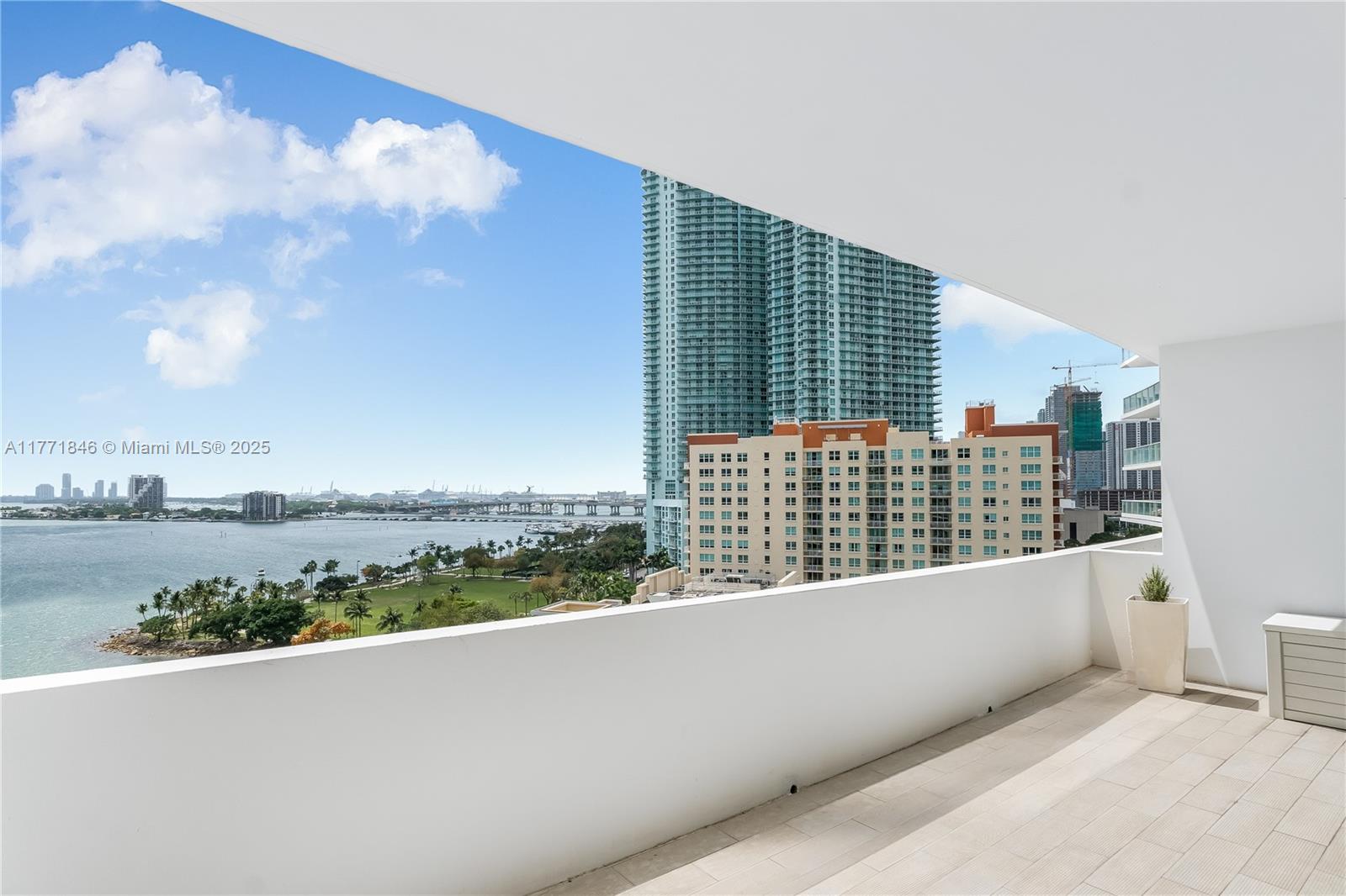 2020 N Bayshore Dr 1205