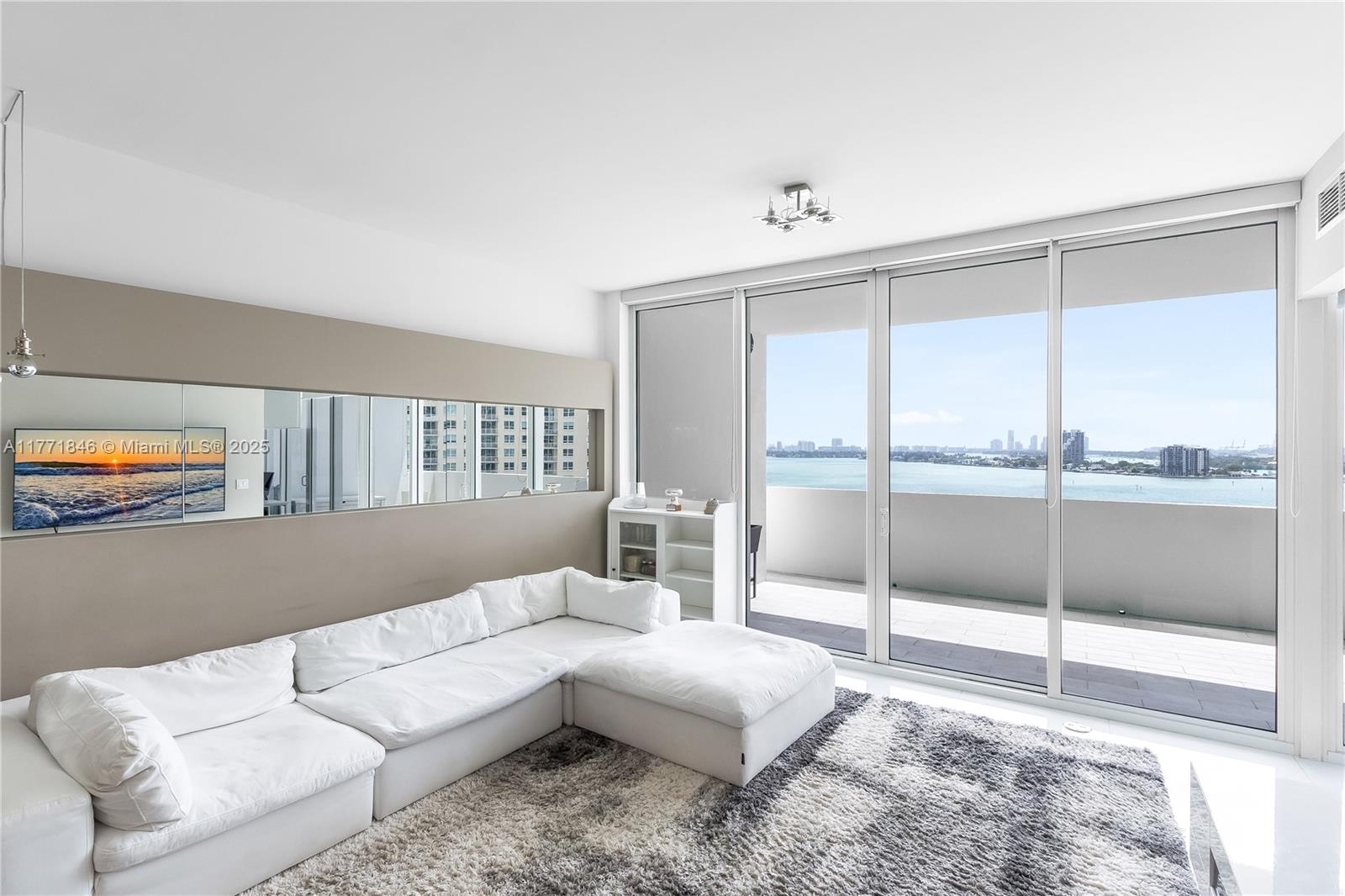PARAMOUNT BAY CONDO - Residential