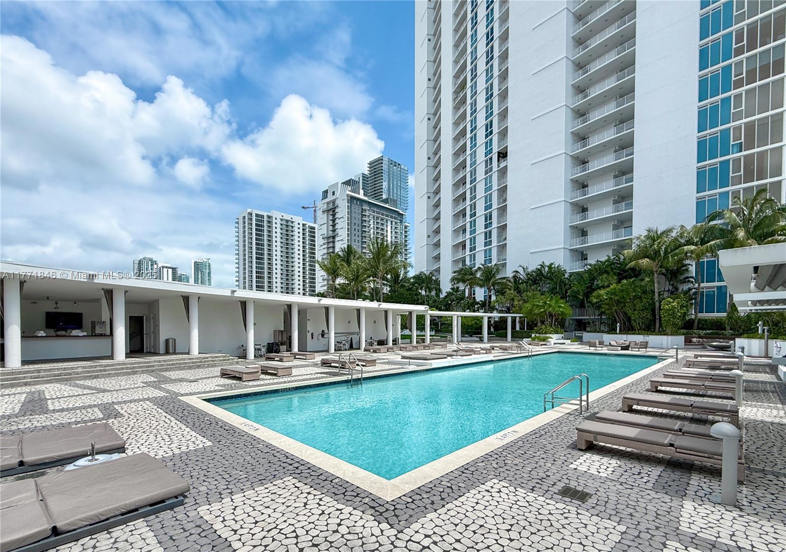 PARAMOUNT BAY CONDO - Residential