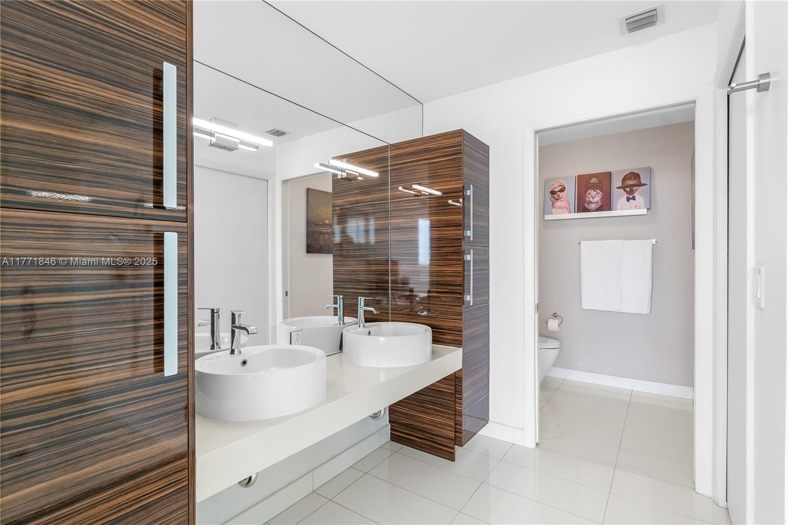 PARAMOUNT BAY CONDO - Residential