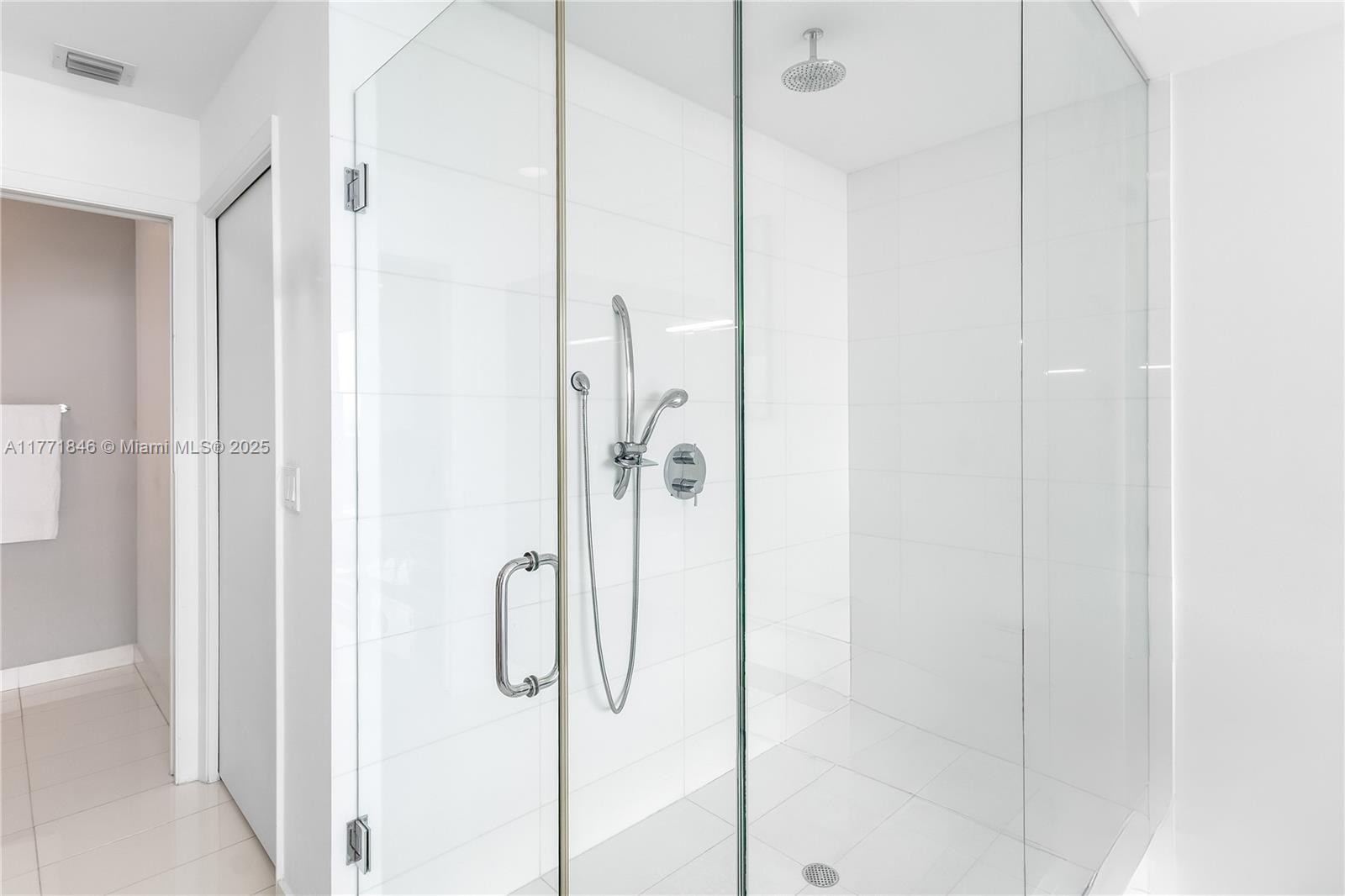 PARAMOUNT BAY CONDO - Residential