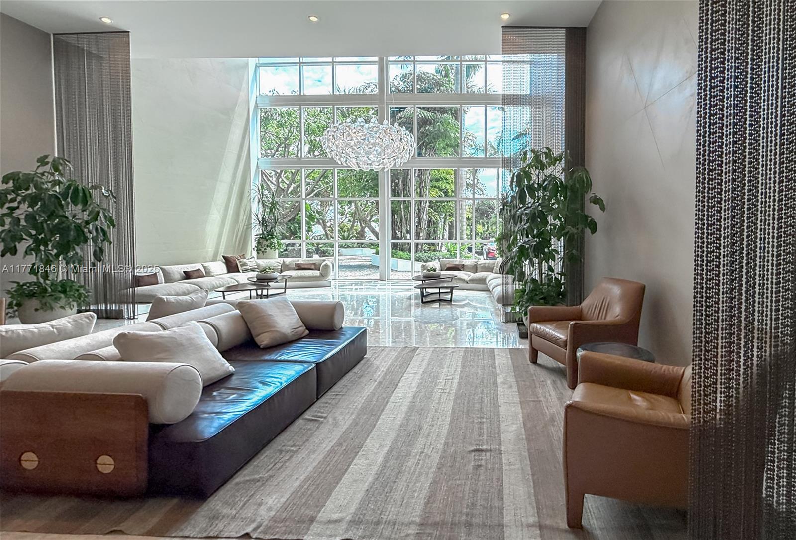 PARAMOUNT BAY CONDO - Residential