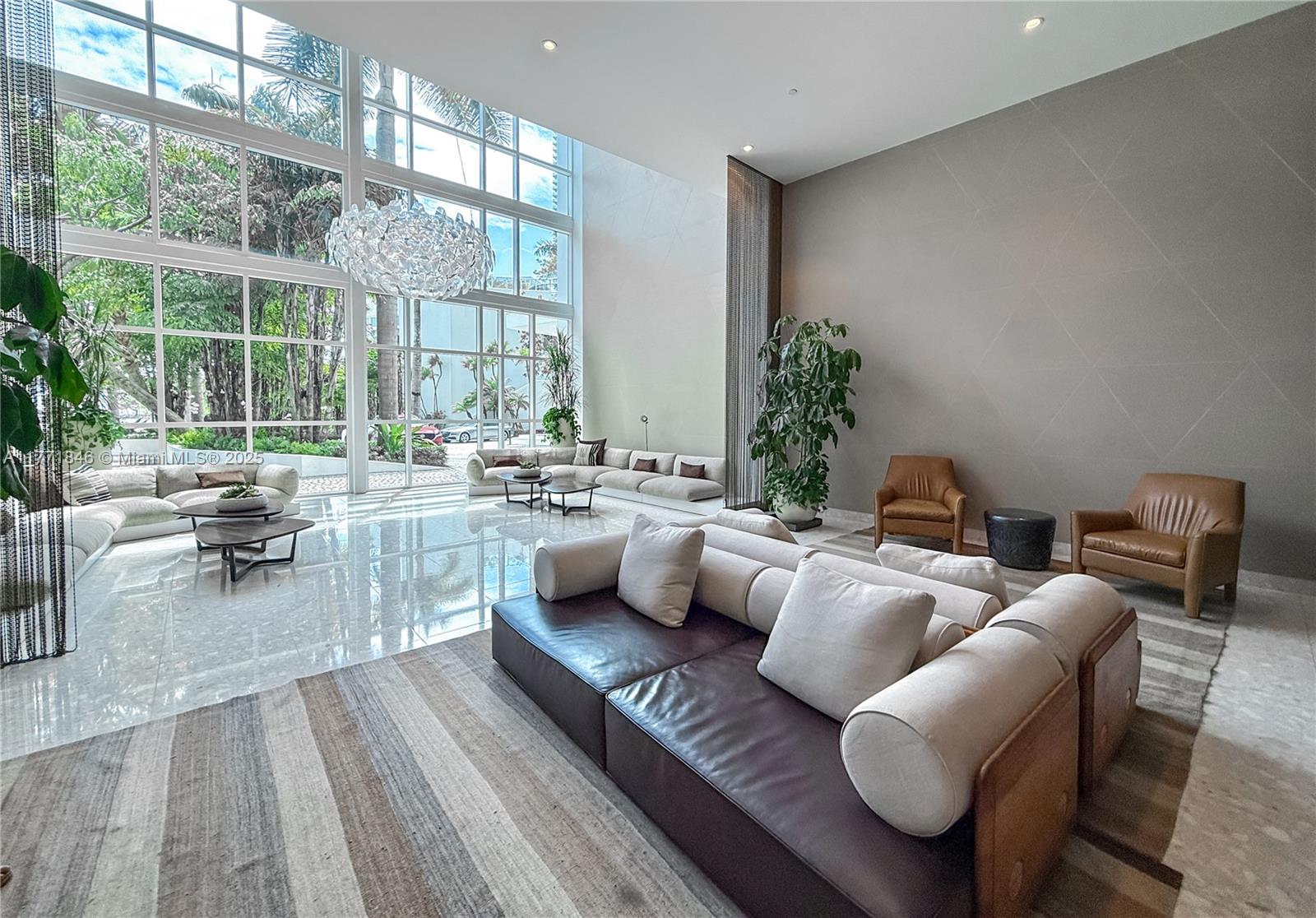 PARAMOUNT BAY CONDO - Residential