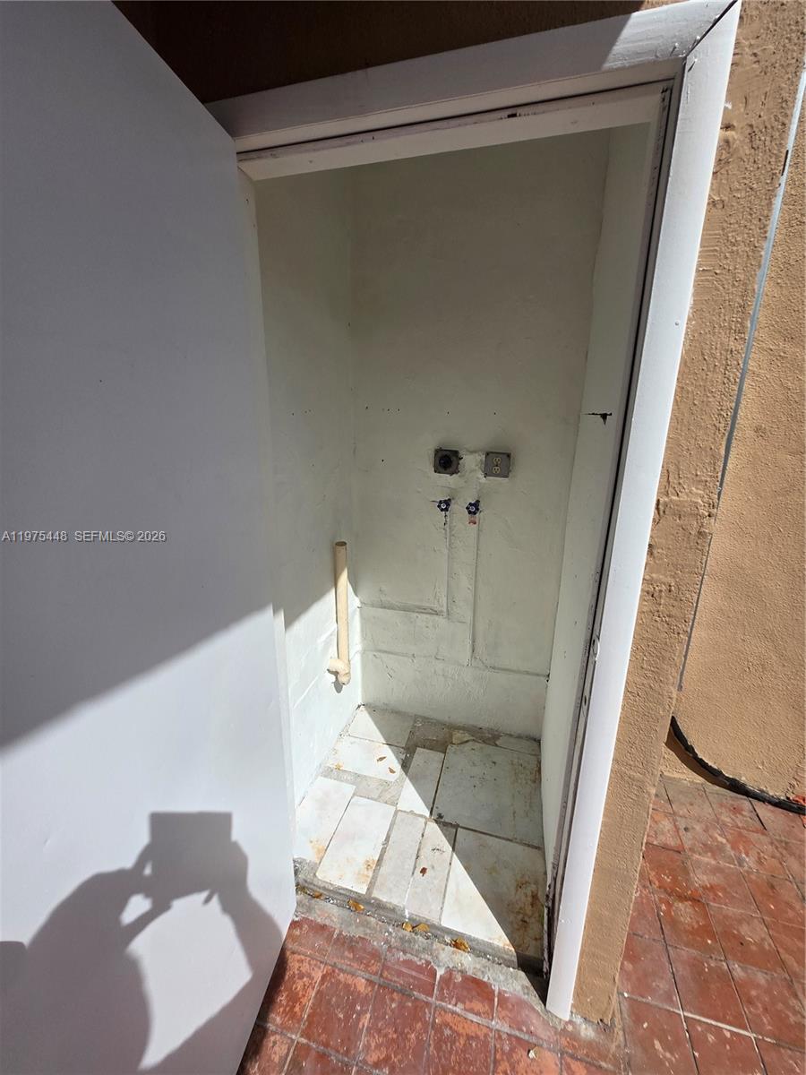 CRYSTAL LAKE VILLAS CONDO - Residential Lease