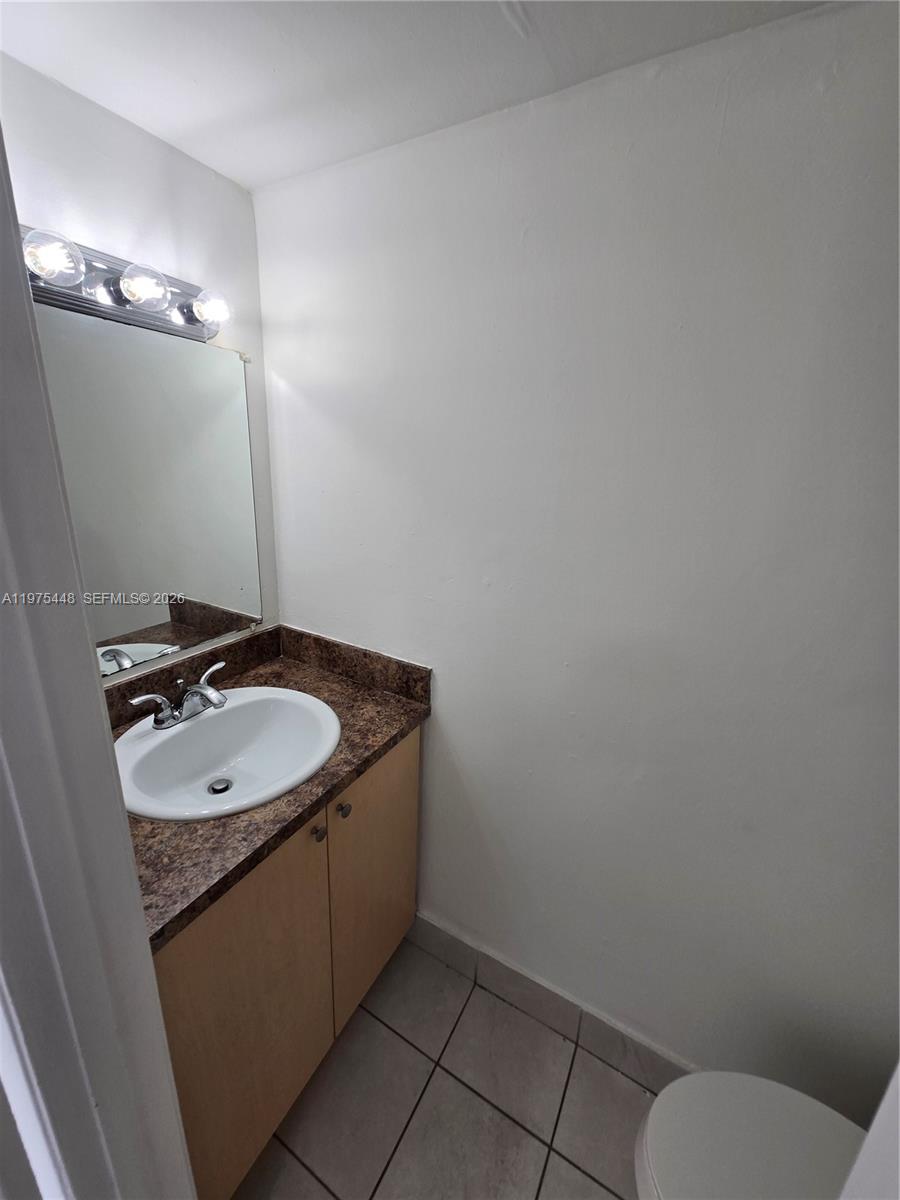 CRYSTAL LAKE VILLAS CONDO - Residential Lease