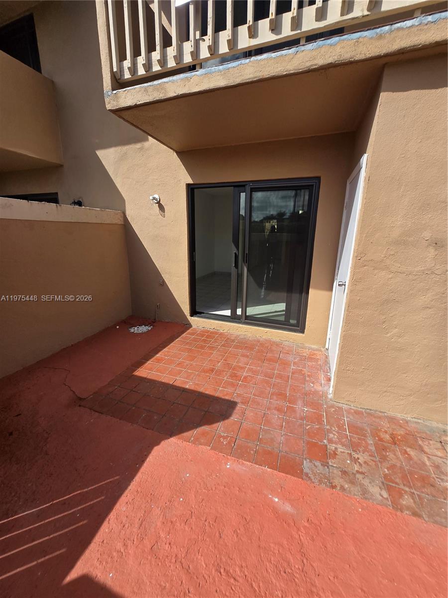 CRYSTAL LAKE VILLAS CONDO - Residential Lease