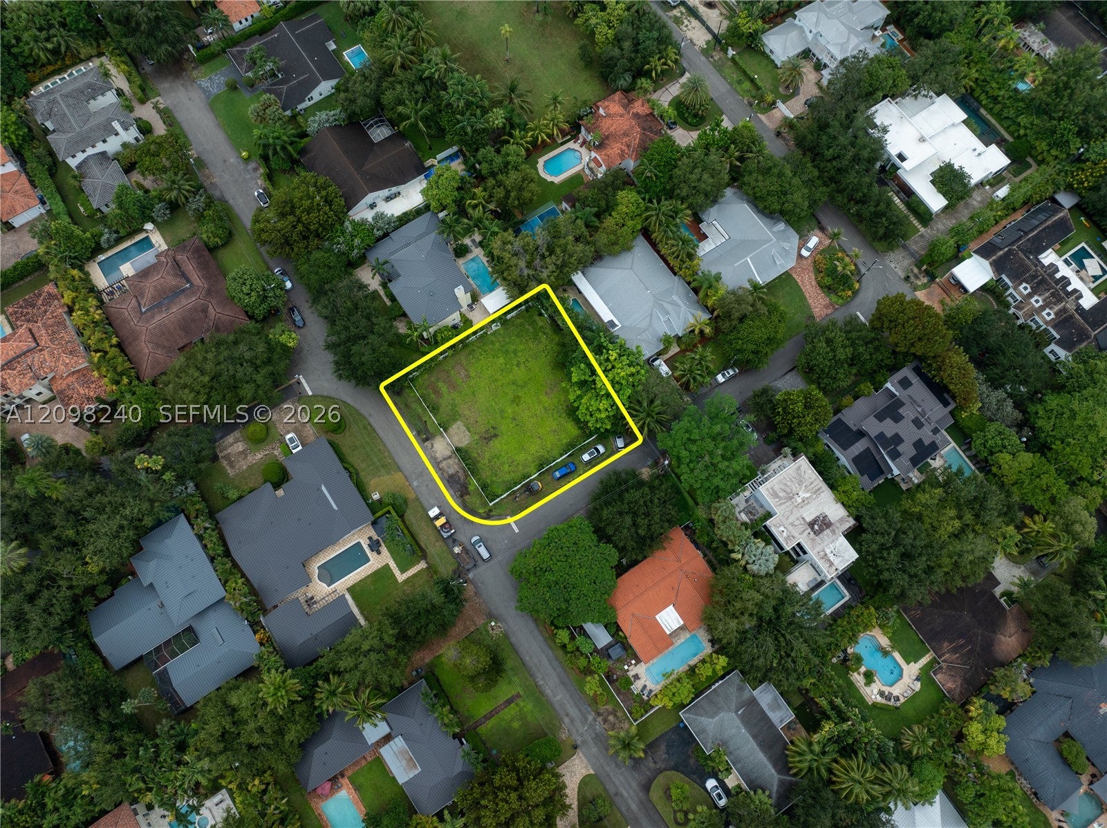 6001 SW 82nd St, South Miami, FL, 33143/$2,000,000 1 6001 SW 82nd St