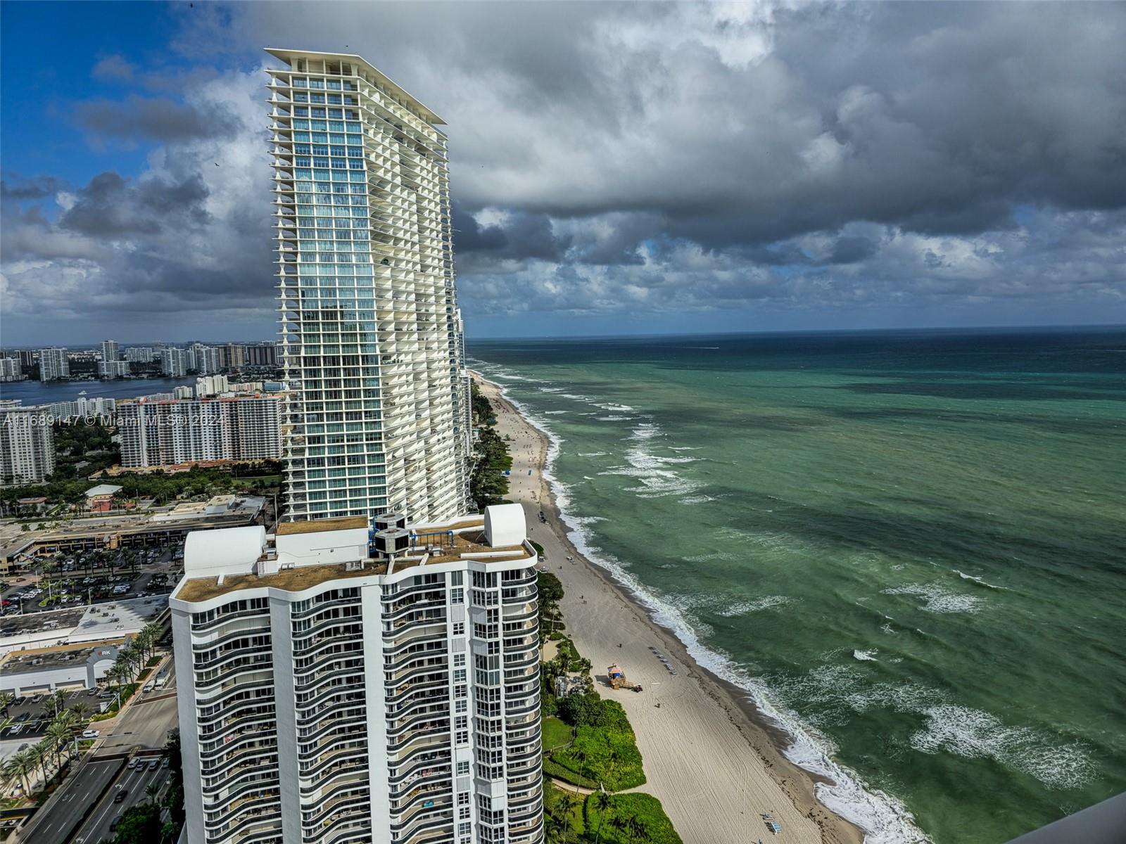 LA PERLA CONDO - Residential Lease