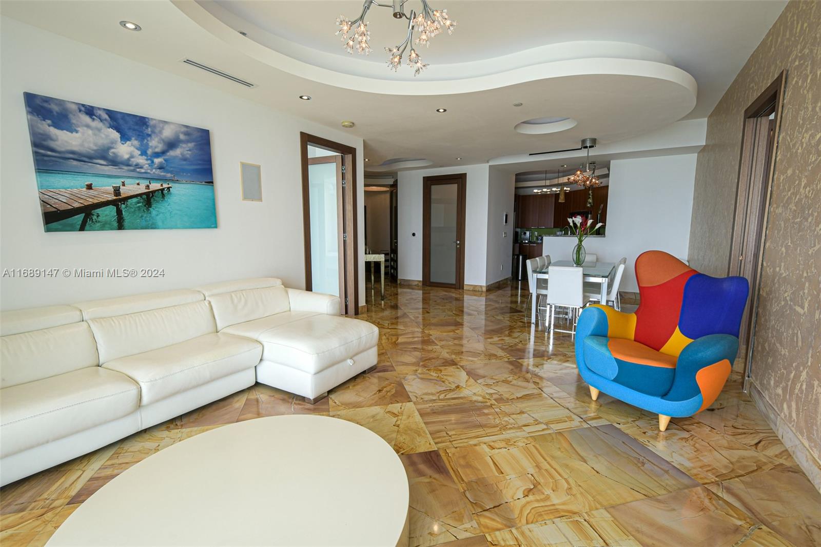 LA PERLA CONDO - Residential Lease