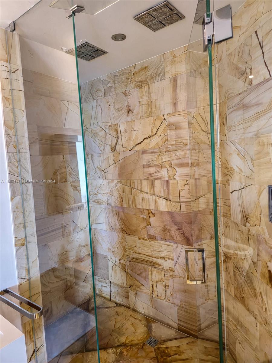 LA PERLA CONDO - Residential Lease