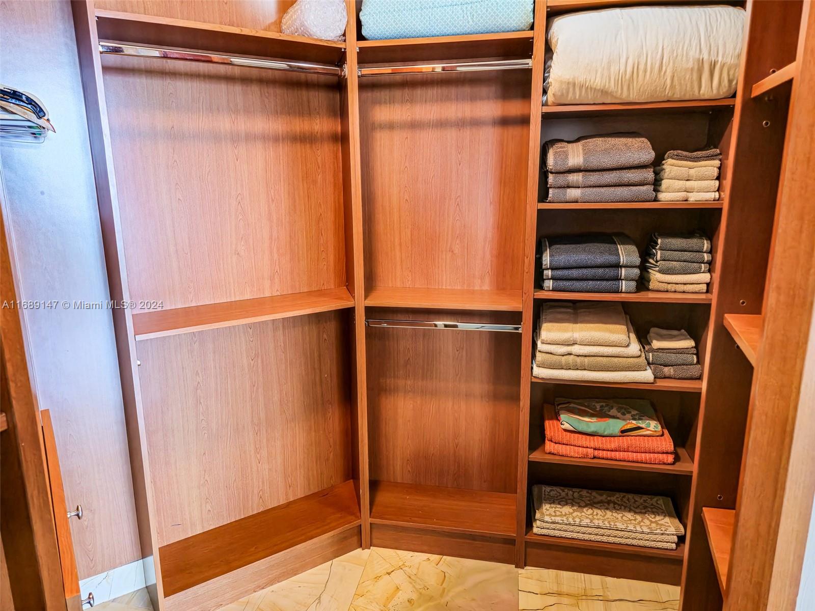 LA PERLA CONDO - Residential Lease