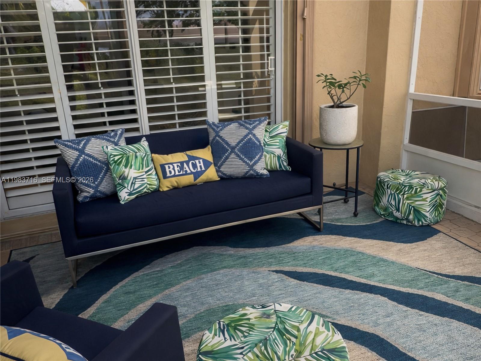 TWIN LAKES - Residential