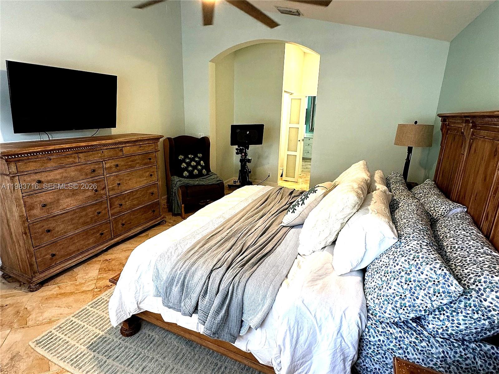 TWIN LAKES - Residential