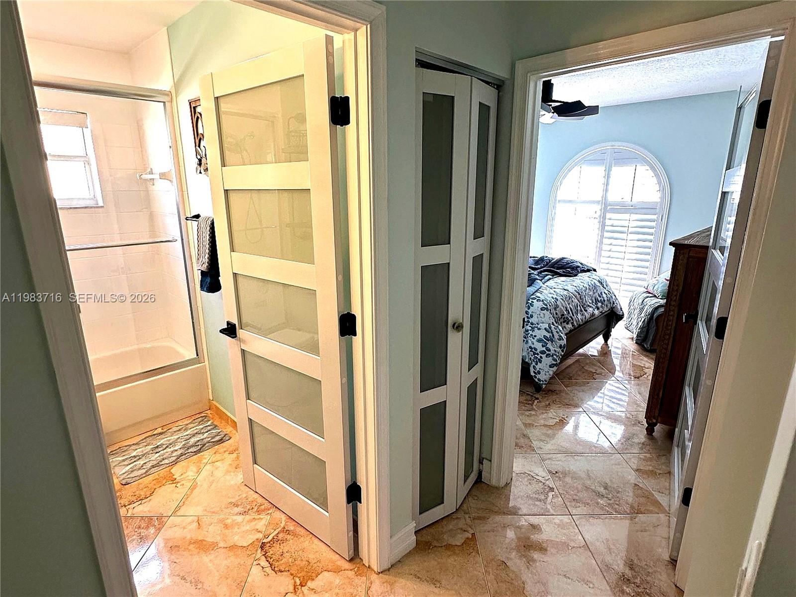 TWIN LAKES - Residential