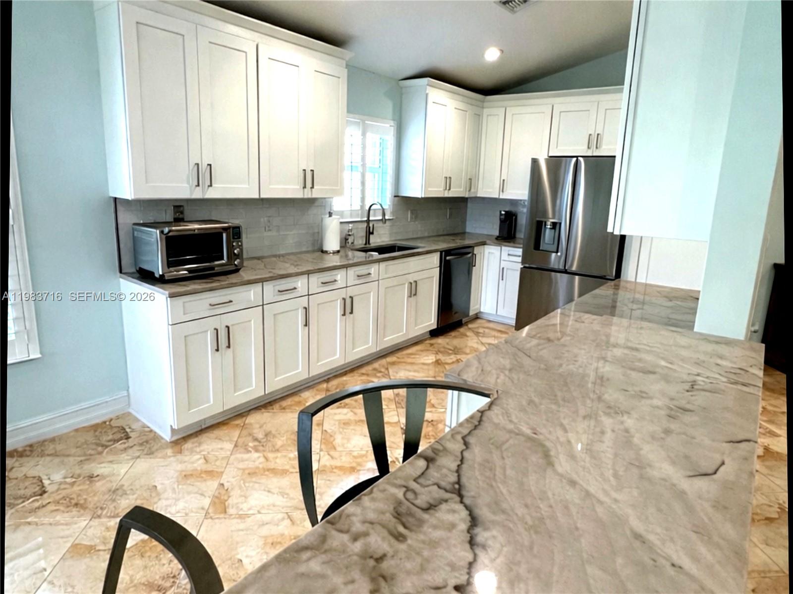 TWIN LAKES - Residential