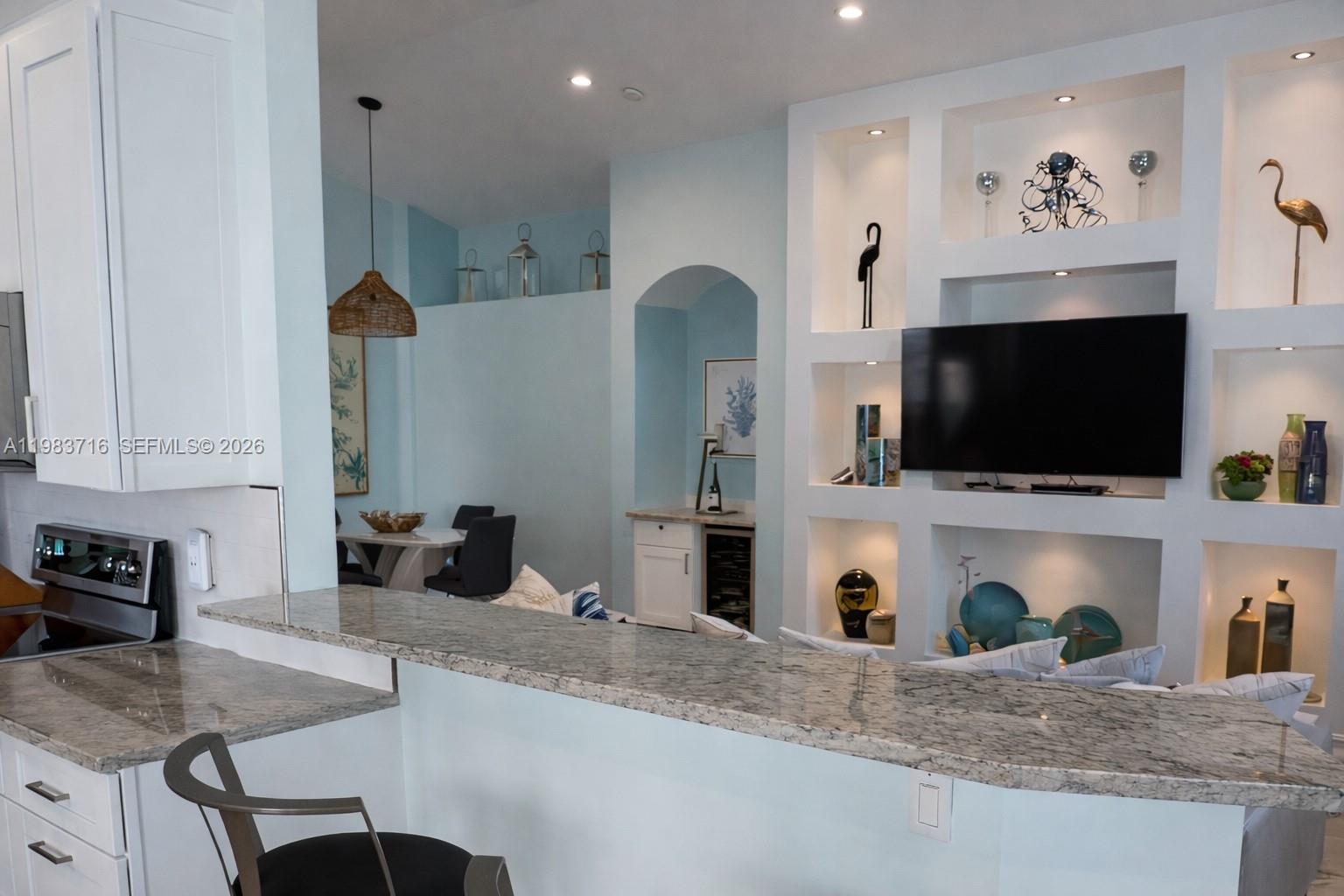 TWIN LAKES - Residential