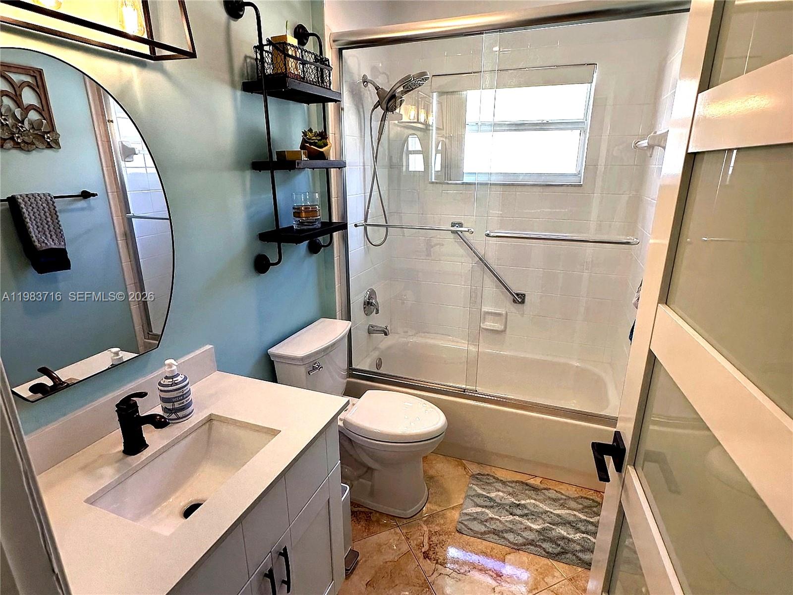 TWIN LAKES - Residential