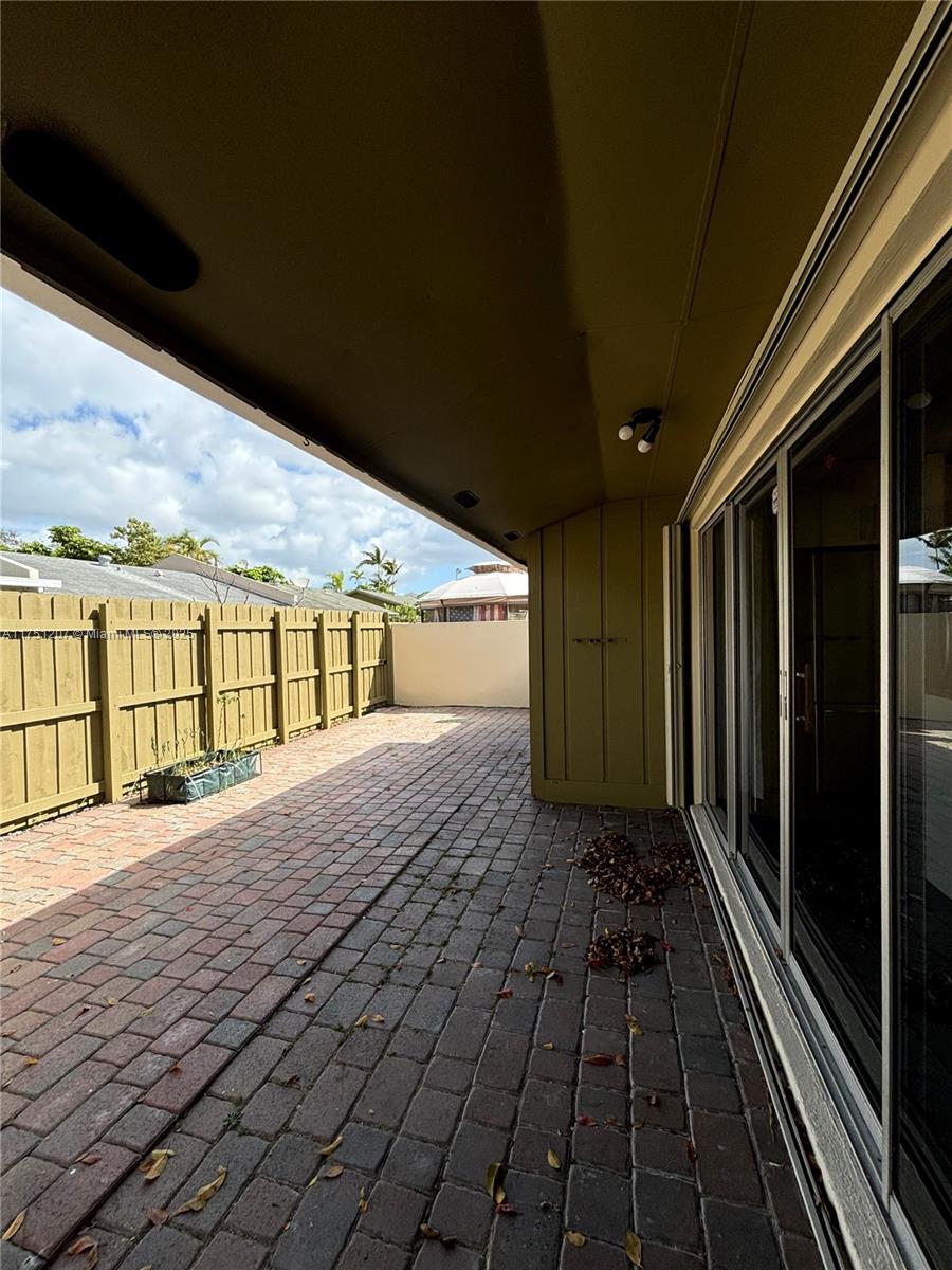 DEVON-AIRE VILLAS SEC 7 - Residential