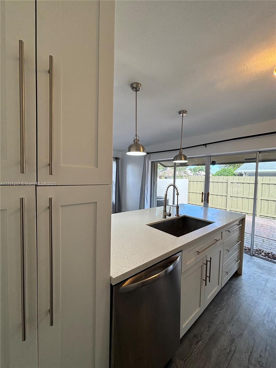 DEVON-AIRE VILLAS SEC 7 - Residential