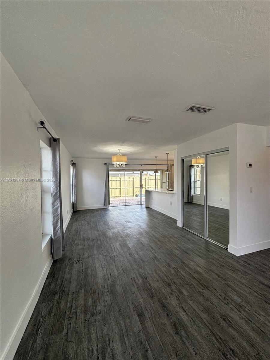 DEVON-AIRE VILLAS SEC 7 - Residential