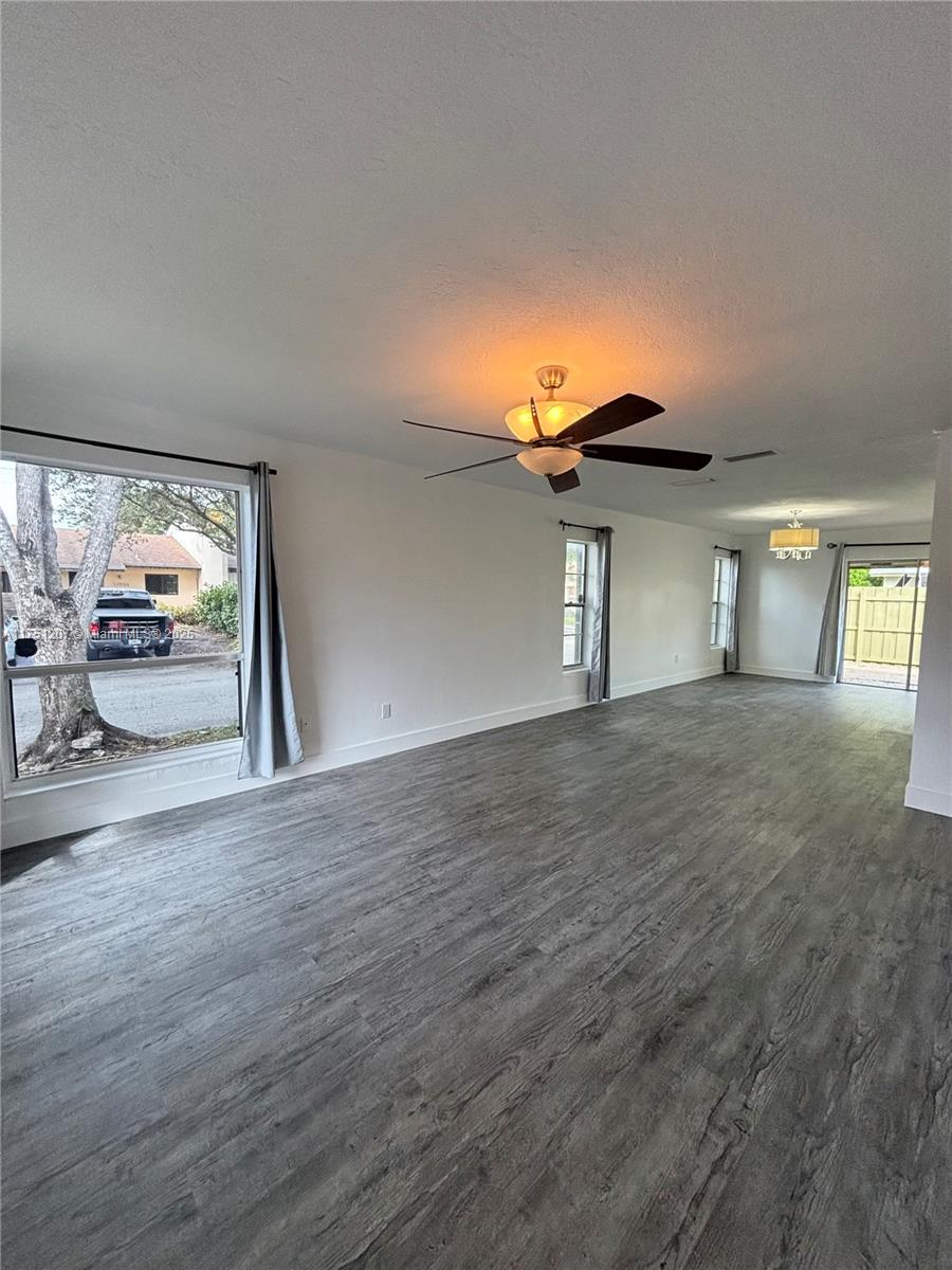 DEVON-AIRE VILLAS SEC 7 - Residential