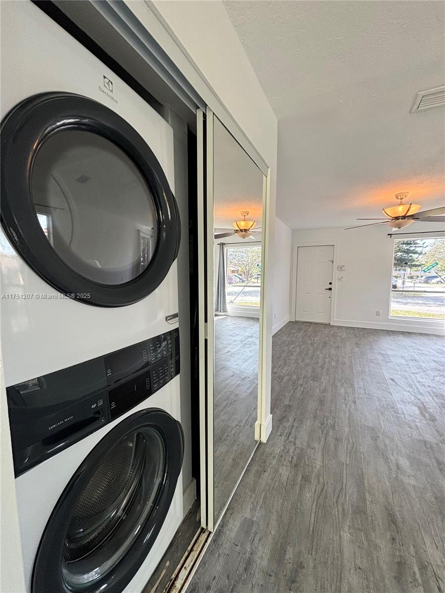 DEVON-AIRE VILLAS SEC 7 - Residential
