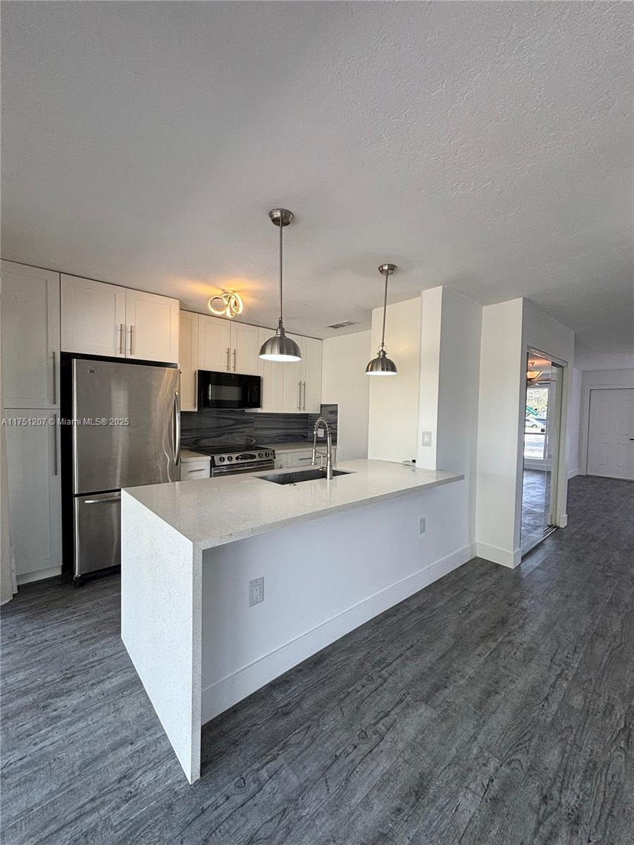 DEVON-AIRE VILLAS SEC 7 - Residential