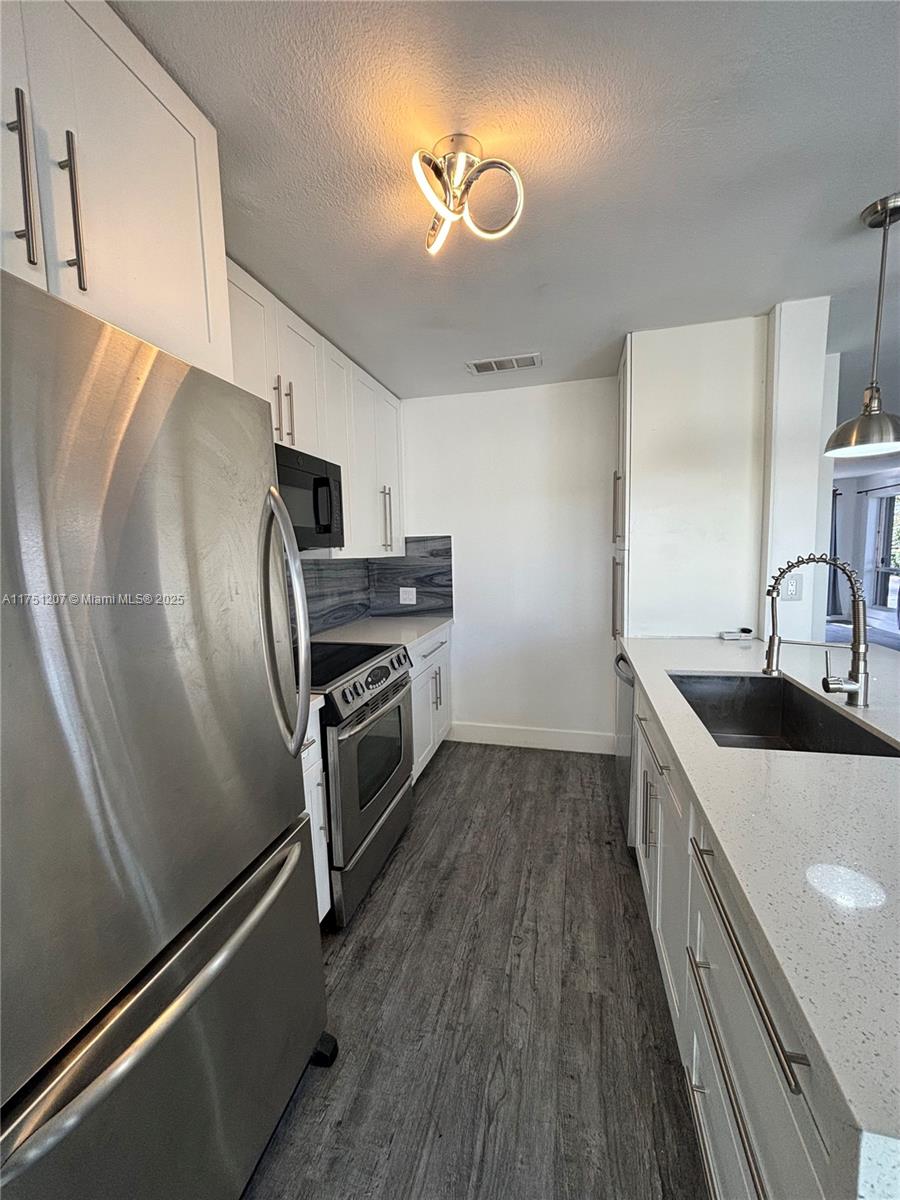 DEVON-AIRE VILLAS SEC 7 - Residential