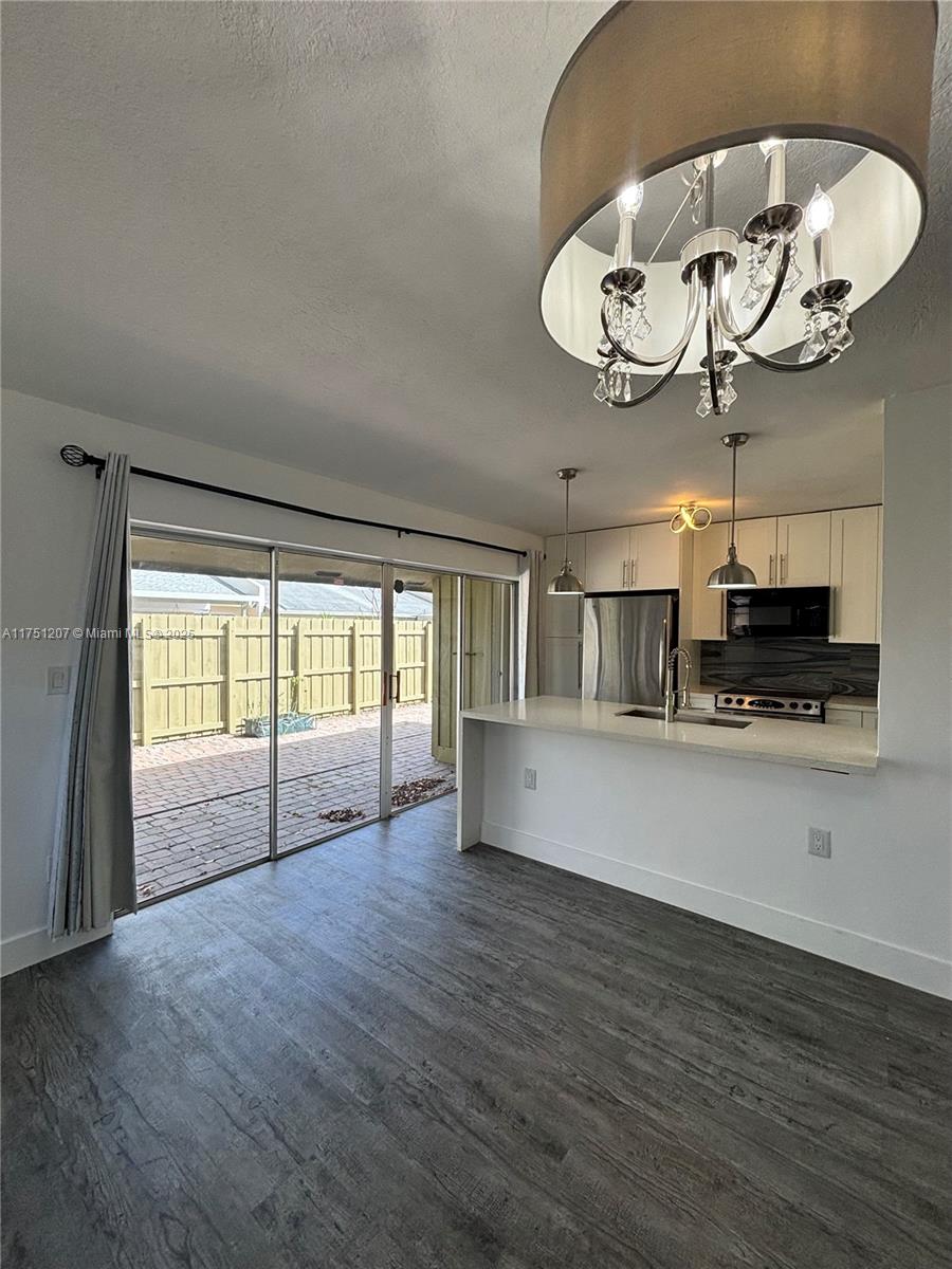 DEVON-AIRE VILLAS SEC 7 - Residential