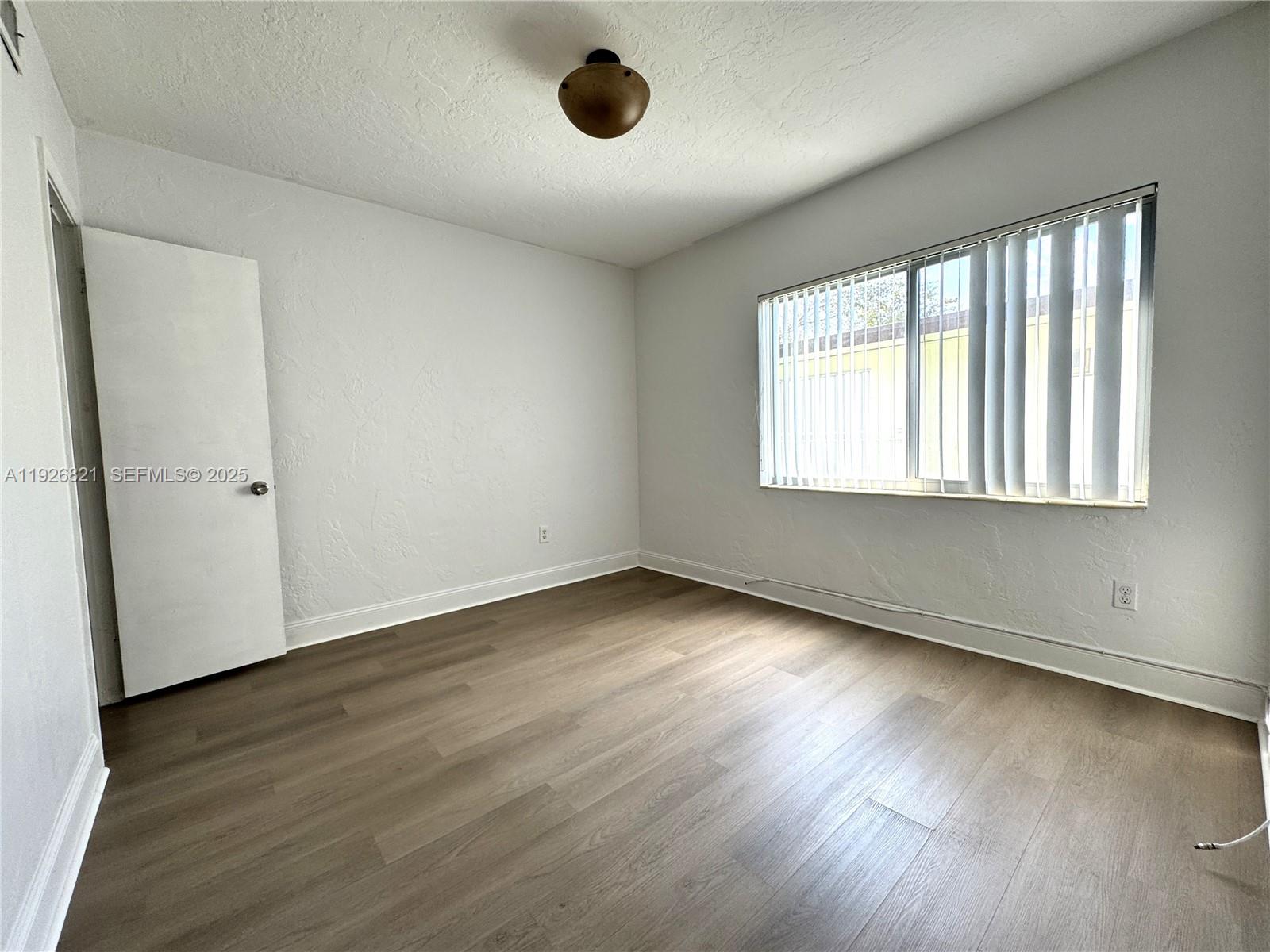 COUNTRY CLUB ESTATES SEC - Residential Lease