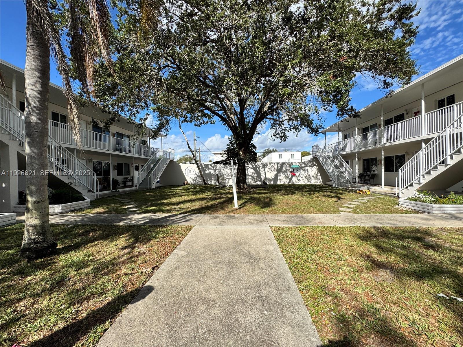 COUNTRY CLUB ESTATES SEC - Residential Lease