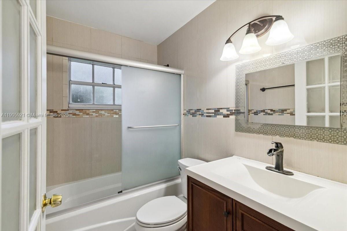 SILVER LAKES AT PEMBROKE - Residential Lease