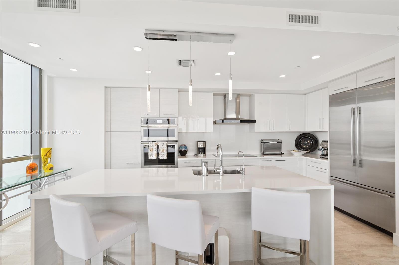 100 LAS OLAS CONDO - Residential