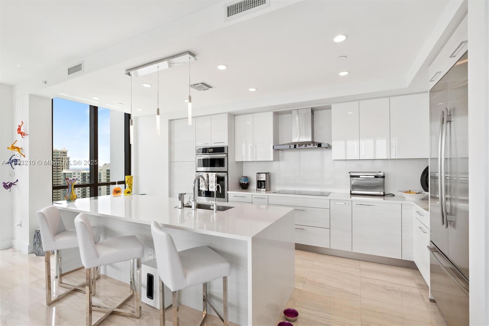 100 LAS OLAS CONDO - Residential