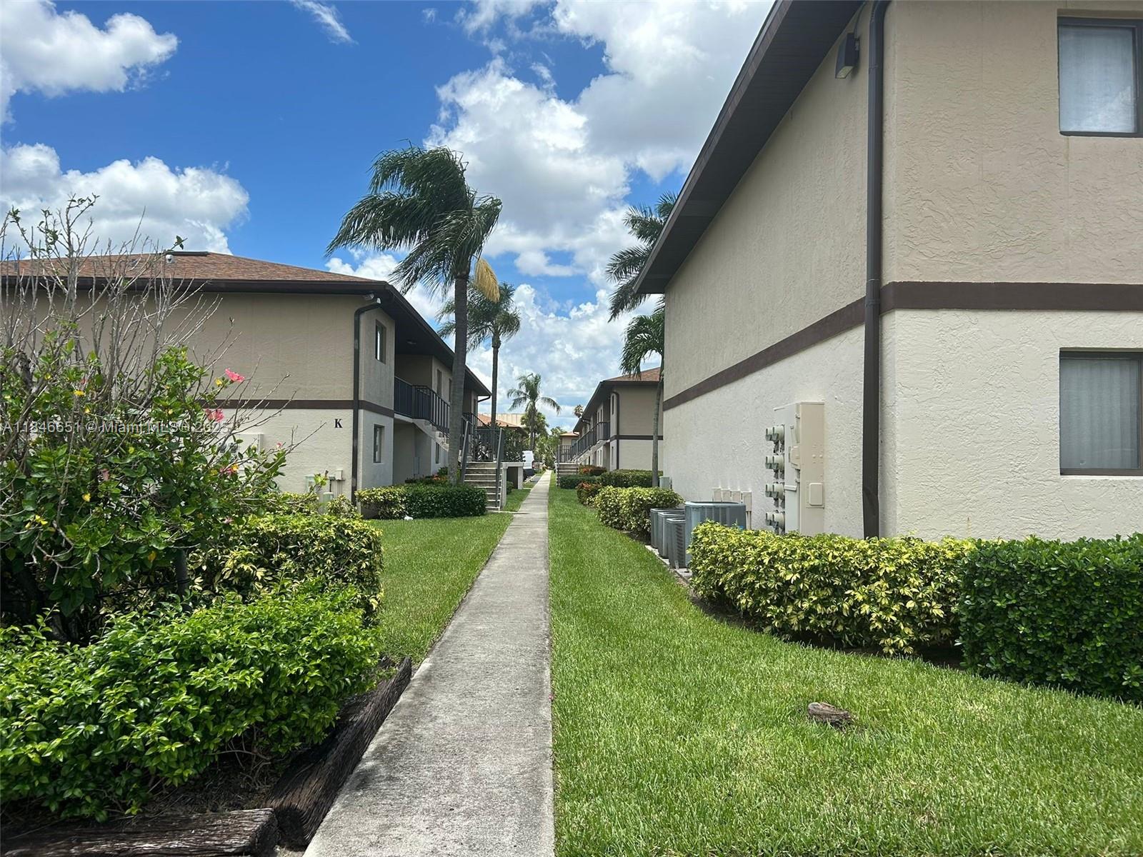 Welcome to this beautiful apartment located on the heart of Fort Myers,near the airport and all majors stores,dealers and the beautiful beaches of Golf Coast.This apartment recently remodel with high end appliances and cabinets,gated community, 2 bath,2 bedrooms,laundry in unit,balcony,this is a perfect match for what you have been looking for.Easy approval.Call today to make your appointment.