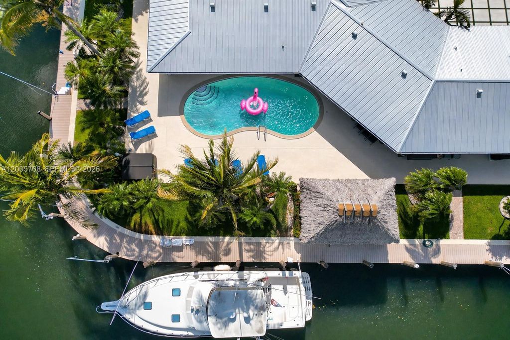 Photo of 1020 NE 27th Ave, Pompano Beach, FL 33062 (MLS # A12005768)