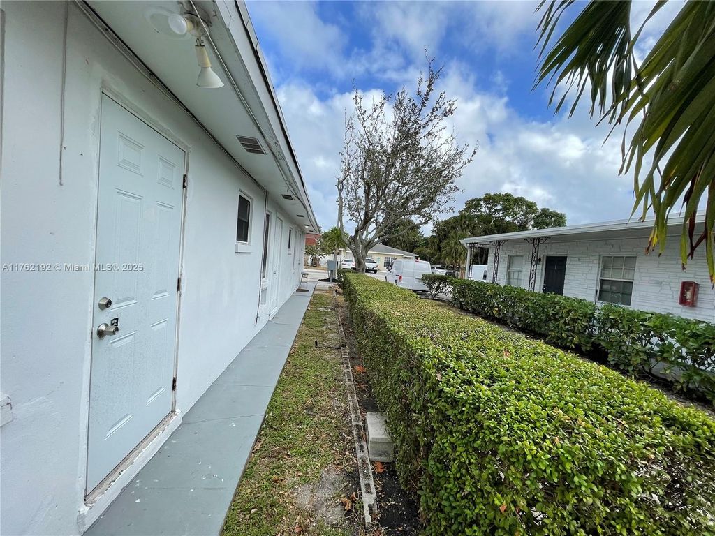 Photo of 1109 S Federal Hwy #3, Lake Worth, FL 33460 (MLS # A11762192)